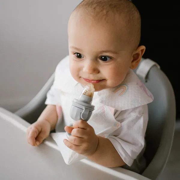 BABYONO - Cumlík silikónový na kŕmenie Dino grey 6m+