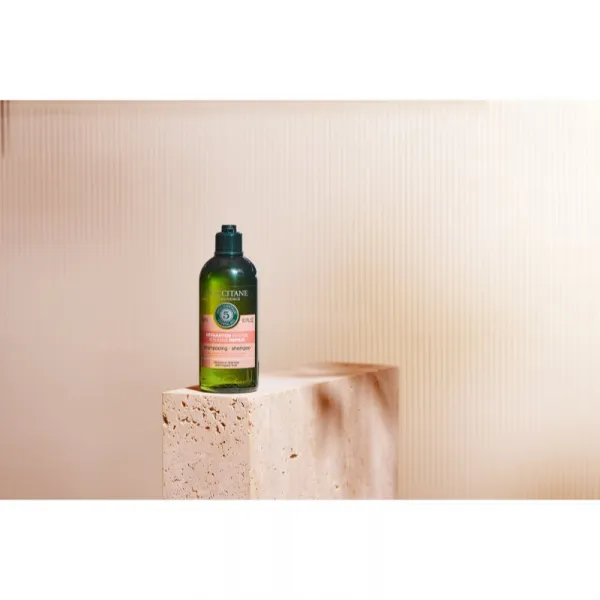 L’Occitane Intensive Repair Shampoo intenzívne regeneračný šampón pre suché a poškodené vlasy 300 ml