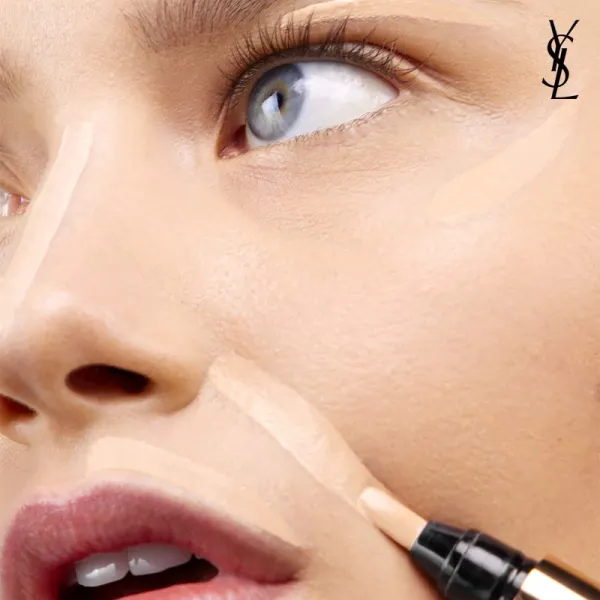 Yves Saint Laurent Touche Éclat Radiant Touch rozjasňovač v pere pre všetky typy pleti odtieň 1,5 Soie Lumière / Luminous Silk 2,5 ml