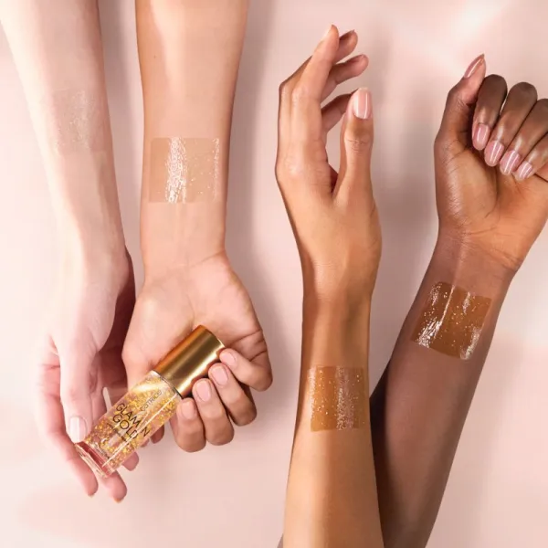 Catrice Glam In Gold Hydrating Primer hydratačná podkladová báza pod make-up s 24karátovým zlatom odtieň 010 Oh My Goldness 30 ml