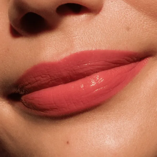 Catrice Glass Like Dewy Lip Tint vysoko pigmentovaný lesk na pery s hydratačným účinkom odtieň 010 It's Complicated - Not 3 ml