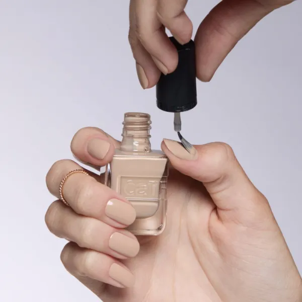 Catrice GEL AFFAIR lak na nechty odtieň 010 Lost My Camel In The Desert 10.5 ml
