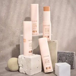 Catrice Soft Glam Filter Stick make-up v tyčinke odtieň 030 Medium 9 g