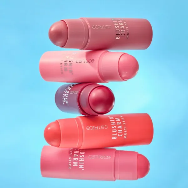 Catrice Blushin' Charm Multi Stick lícenka s rozjasňovačom v tyčinke odtieň 020 Coral Cutie 5.5 g