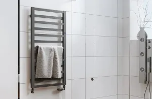 Instalprojekt - Kúpeľňový radiátor POPPY biela farba - Farba - Biela, Rozmer radiátora - 500 × 1630 mm, výkon 682 W, Typ pripojenia - Stredové 50 mm RADPPY501635SP