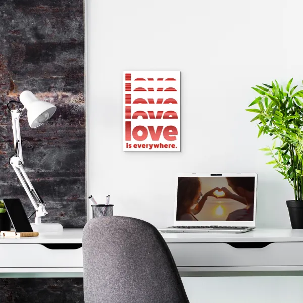 Moderný obraz s nápisom - Love is everywhere