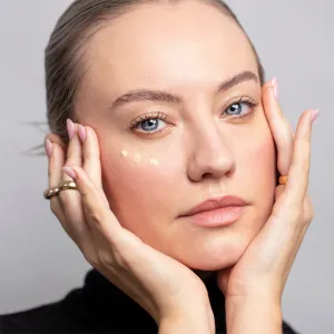 Antipodes Kiwi Seed Gold Luminous Eye Cream rozjasňujúci očný krém so zlatom 30 ml