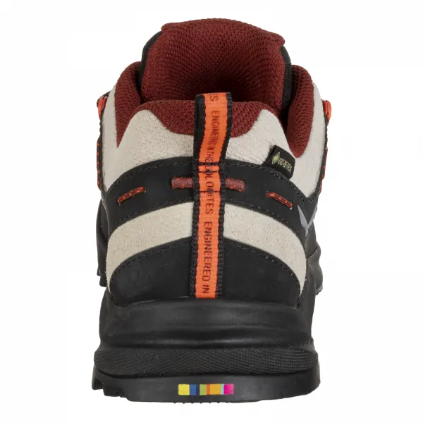 Dámska nízka turistická celokožená obuv SALEWA Wildfire Leather GTX W black fluo coral