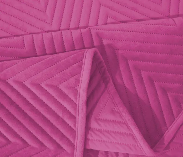 Fialový zametový prehoz na posteľ ARROW VELVET Rozmer: 200 x 220 cm