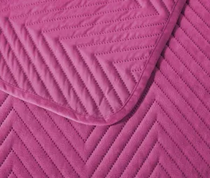 Fialový zametový prehoz na posteľ ARROW VELVET Rozmer: 200 x 220 cm