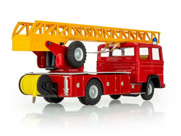 Hasičské auto s rebríkom - Mercedes
