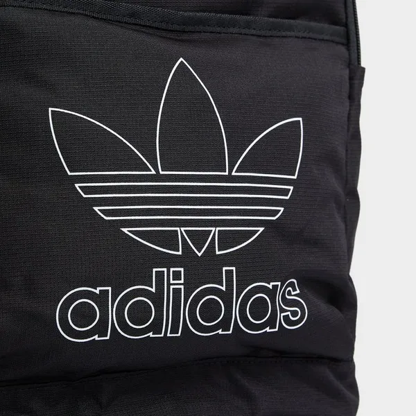 Ruksak adidas Originals Adicolor čierna farba, malý, s potlačou, IT7602