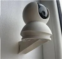 TP-LInk Tapo držiak pre kamery Tapo C200/C210 na stenu, biely