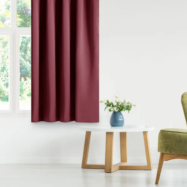 Záves AmeliaHome Blackout s priechodkami 140x245 vínový, veľkosť 140x245
