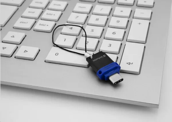 VERBATIM Flash disk 32 GB Store 'n' Go Dual Drive USB 3.0/USB Type-C, modrá