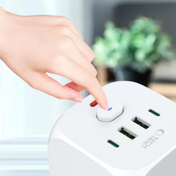 Tech-Protect PCL3X4 zásuvka 2x USB / 2x USB-C / 3x elektrická zásuvka, biela