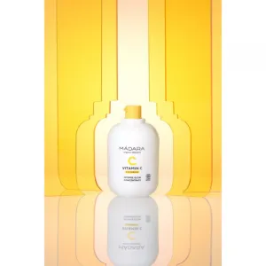 MÁDARA Vitamin C Intense Glow rozjasňujúci koncentrát 30 ml