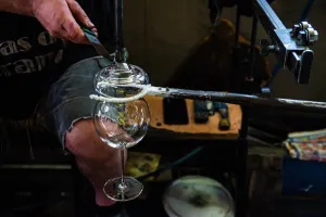 Lukáš Houdek a HG atelier s.r.o. Pohár na víno číry  - Lukáš Houdek