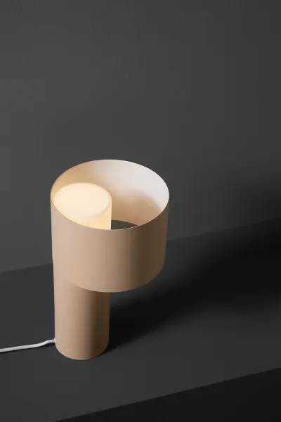 Stolná lampa "Tangent", 3 varianty - Woud Varianta: lesno zelený kov