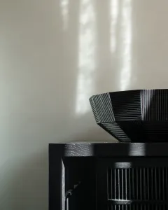 Mahagónová misa Black Striped bowl - Ethnicraft