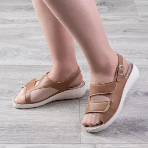 Dámske sandále na podpätku karamelové