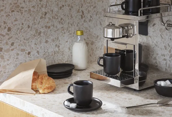 Nordic kitchen šálka na espresso s tanierikom - Eva Solo