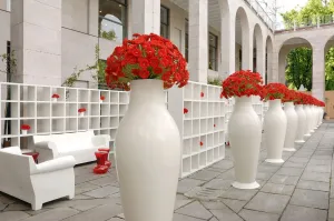 Kvetináč MISSES FLOWER POWER, viac variantov - Kartell Farba: lesklá černá