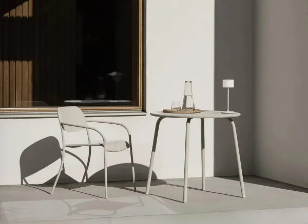 YUA bistro stolík - Blomus