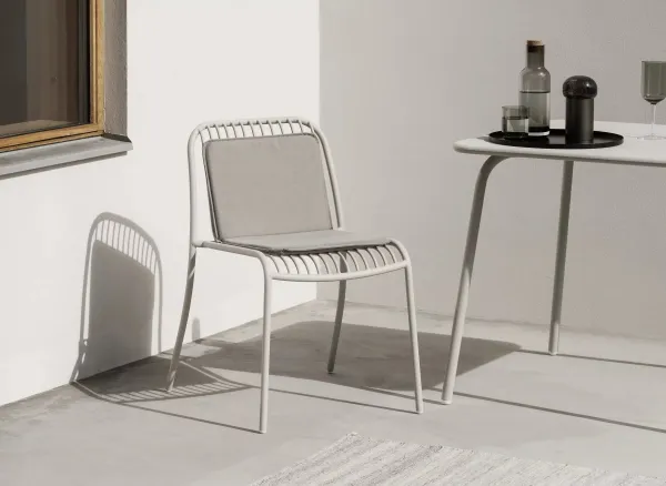 YUA bistro stolík 80 x 80 cm - Blomus