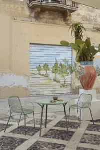Stolička s opierkami Hiray, viac variantov - Kartell Farba: černá