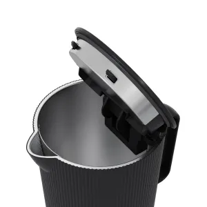 Rýchlovarná kanvica BERNADOTTE, čierny nerez - Georg Jensen