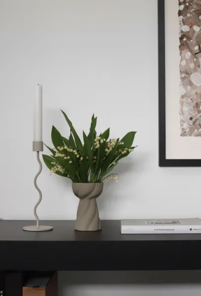 Váza Twist Bulb 12 cm, farba čierna - COOEE