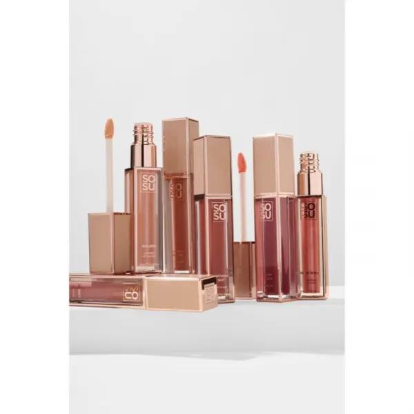 SOSU Cosmetics Satin Lip Glaze hydratačný lesk na pery odtieň Almond Butter 6 ml