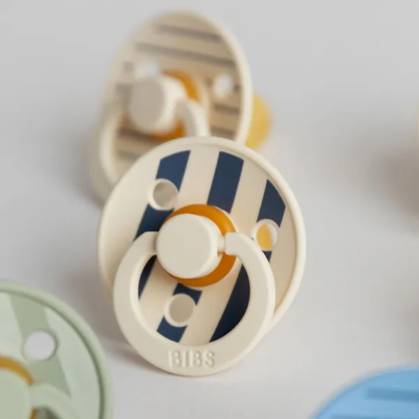 BIBS STUDIO Cumlíky z prírodného kaučuku Colour Pin 2ks - veľkosť 2 - Ivory Steel Blue Mix