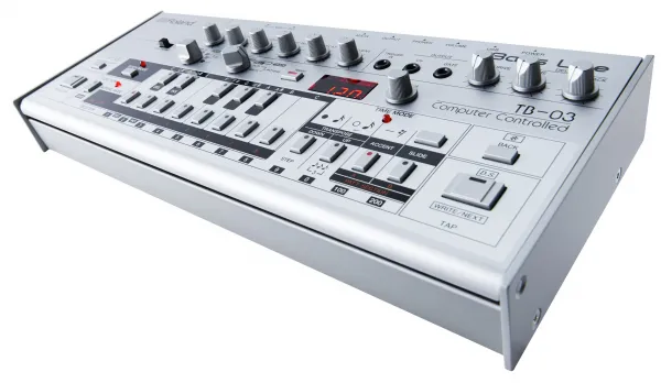 Roland TB-03 Syntetizátor