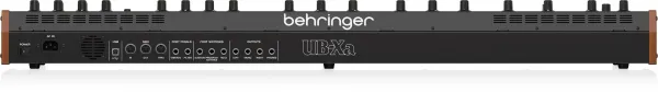 Behringer UB-Xa Syntetizátor