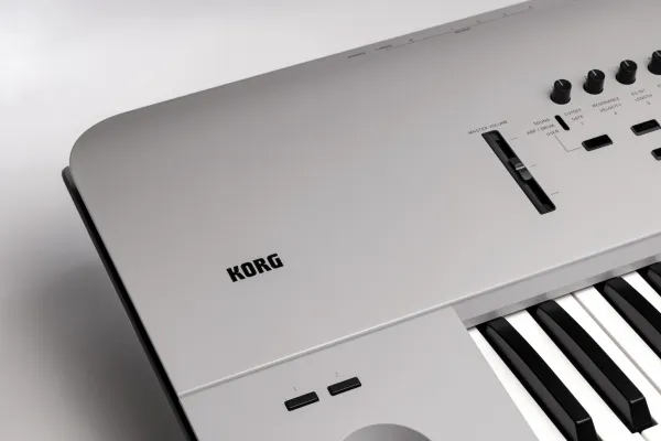 Korg Nautilus-61 AT Gray