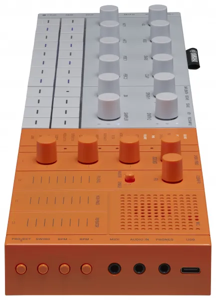 Yamaha SEQTRAK Groovebox