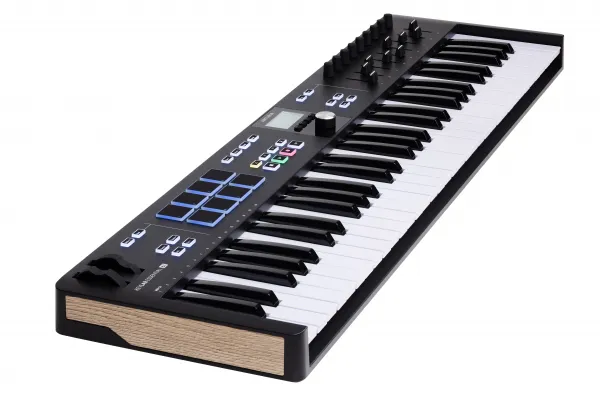 Arturia KeyLab Essential 61 mk3 MIDI keyboard Black