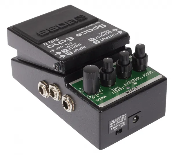 Boss RE-2 Gitarový efekt