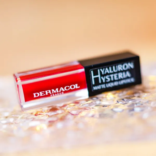 Dermacol Hyaluron Hysteria matný tekutý rúž odtieň 07 4,5 ml