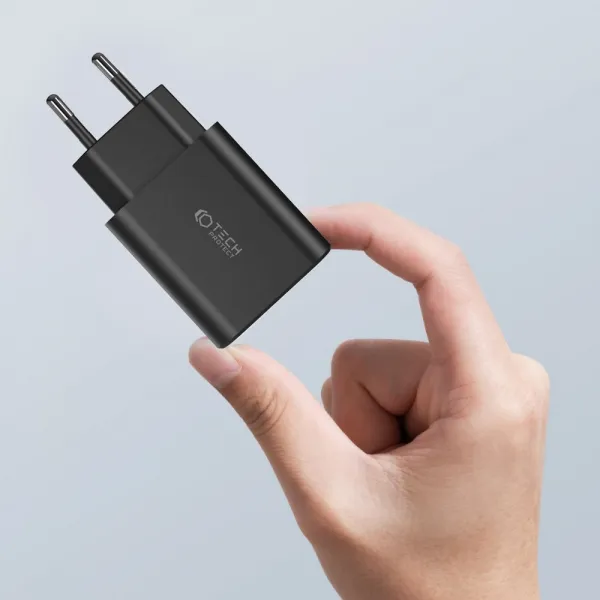 Tech-Protect 3-port sieťová nabíjačka USB / 2x USB-C 30W PD QC, čierna