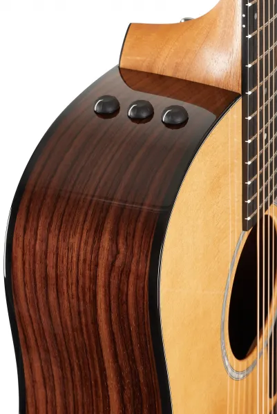 Taylor 210ce Plus