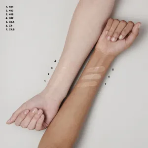 MAC Cosmetics Studio Radiance Serum-Powered Foundation hydratačný make-up odtieň NC10 30 ml
