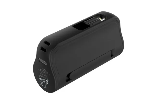 JP Powerbanka PlugOn s integrovaným konektorom pre USB-C a Lightning, 5000 mAh, PD 20W, čierna
