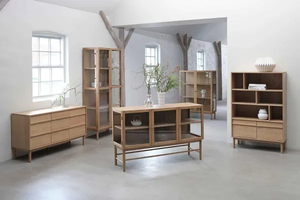 Furniria Dizajnová vitrína Dallan 190 cm prírodný dub