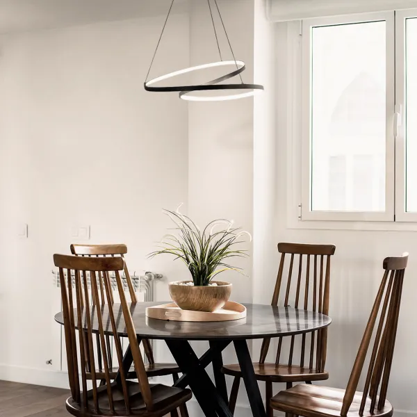 DECOREUM Závesná LED lampa 60w čierna DL-J06 + diaľkové ovládanie MONA