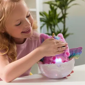 Hatchimals liahnuce sa interaktívne zvieratko jednorožec