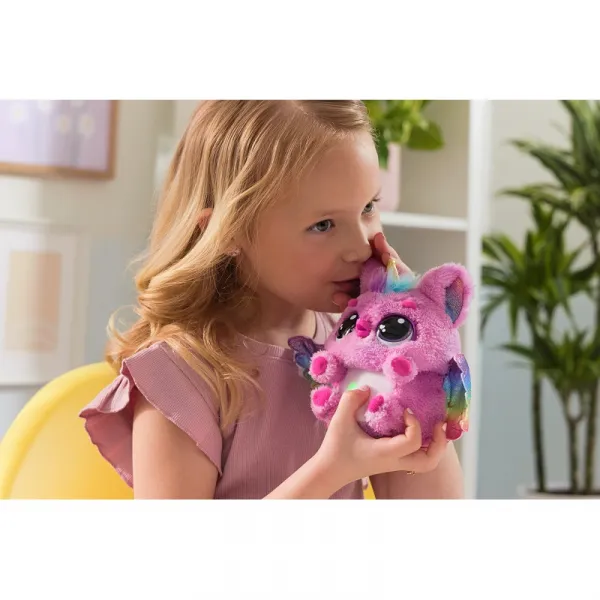 Hatchimals liahnuce sa interaktívne zvieratko jednorožec