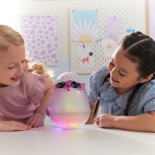 Hatchimals liahnuce sa interaktívne zvieratko jednorožec